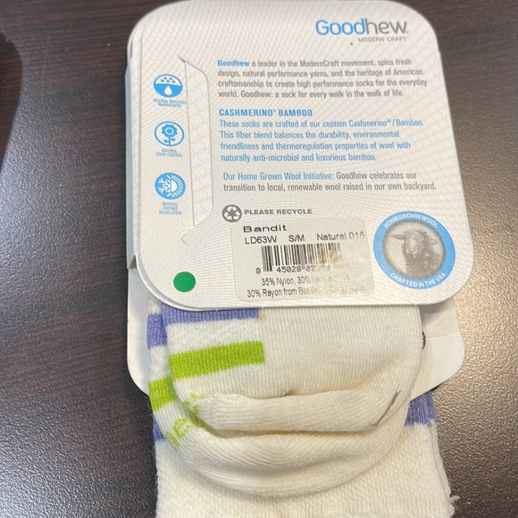 Goodhew Bandit women’s merino socks in natural cream - Picture 2 of 7